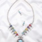 Rodeo Western Horse Shoe Beaded Necklace